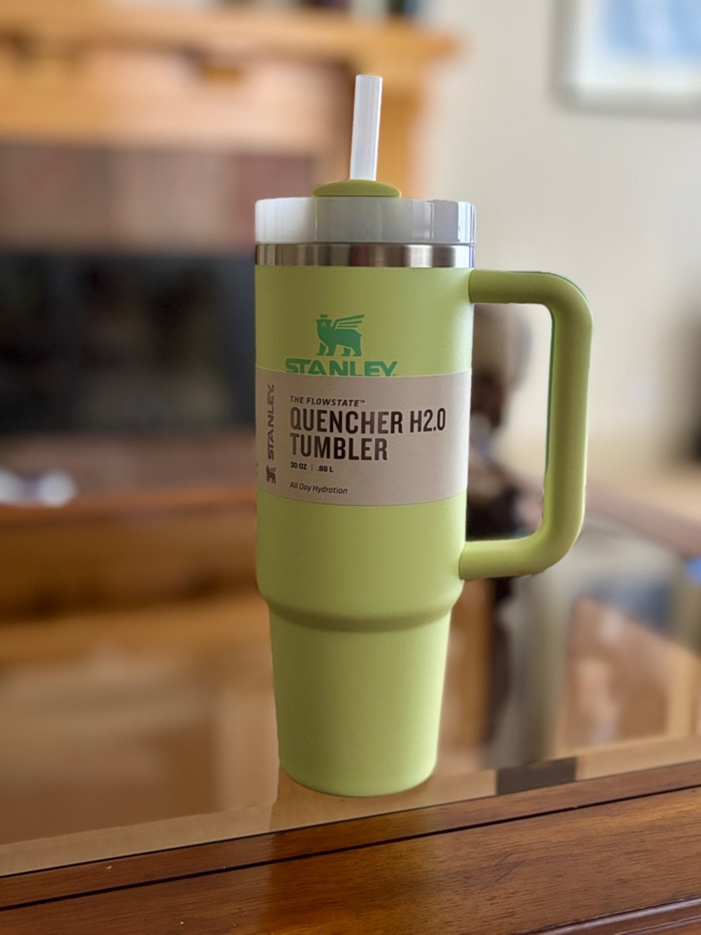 NWT - Stanley Quencher H2.0 30oz Tumbler with Handle -  Citron color